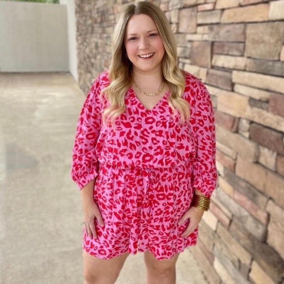 Emily Wonder Pants - Emily Wonder Pink Animal Print V-Neck Romper Size 3 NWT